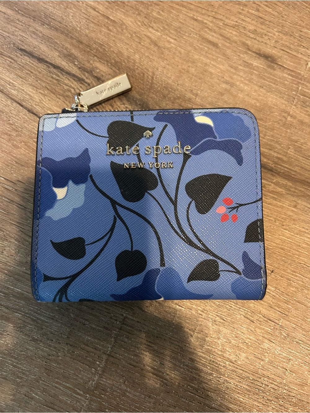 Kate Spade New York Staci Small L-Zip Bifold Wallet Blue Floral One Size